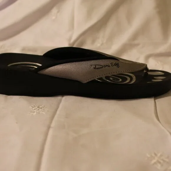 SANDALS - Picture 2 of 2